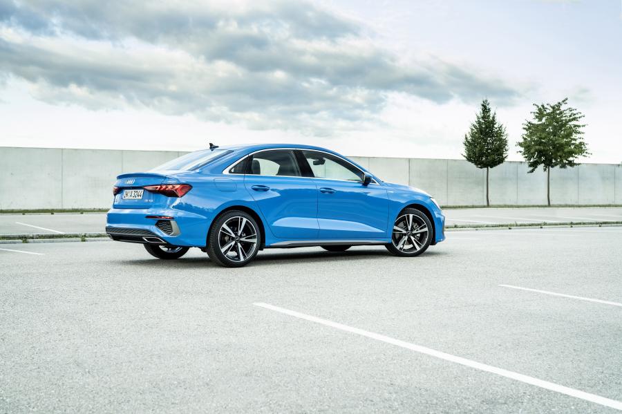  Audi A3 Sedan 35 TDI S-Line 2020 года  (WW) (фото 16 из 42)